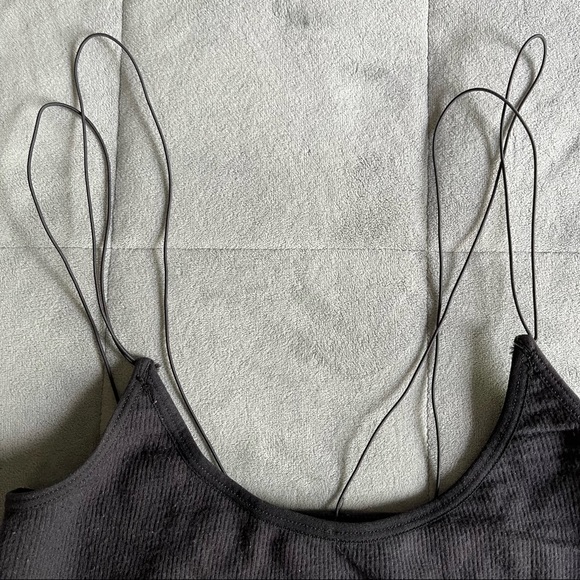 URBAN OUTFITTERS Crop Top - Picture 2 of 3